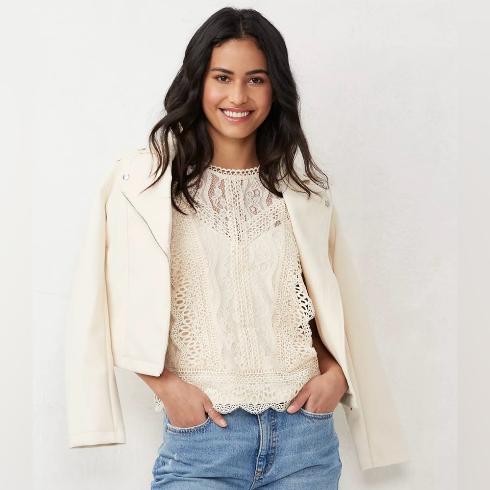 Lauren Conrad at Kohls Lace Top size Medium Ivory Color EUC